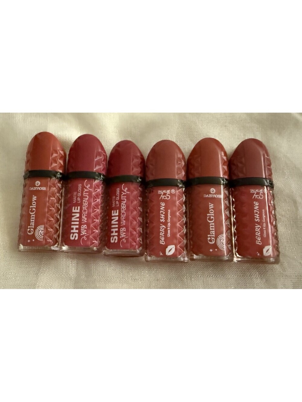 Daisy Rose / 7Q5 Assorted Matte Lip Gloss Lot of 6 Red Pink Berry Shades